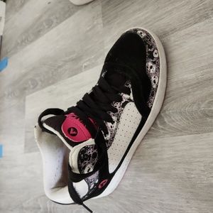 Airwalk Skull Size 9 Sneakers